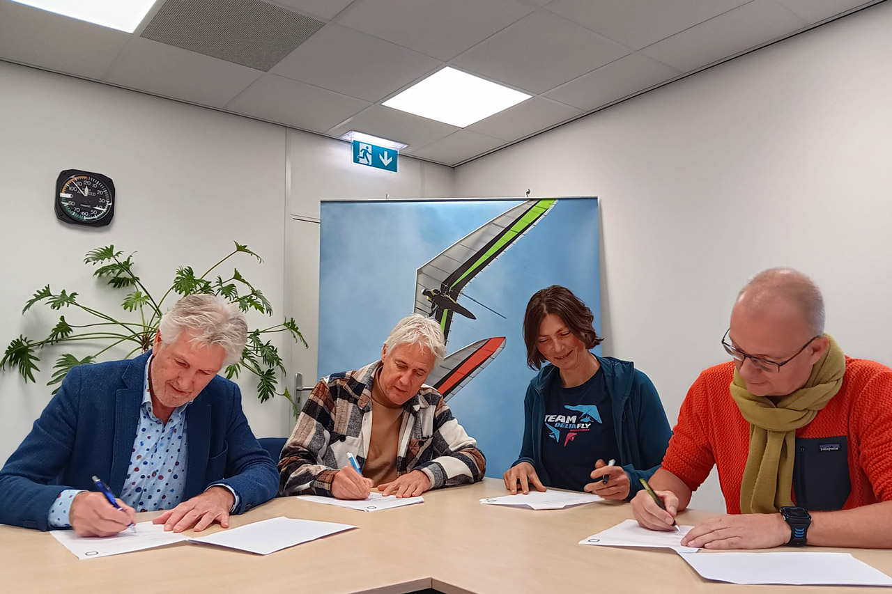 narucore-ondertekening-knvvl-bondskantoor-pilot-jong-deltavliegend-nederland-1280x853