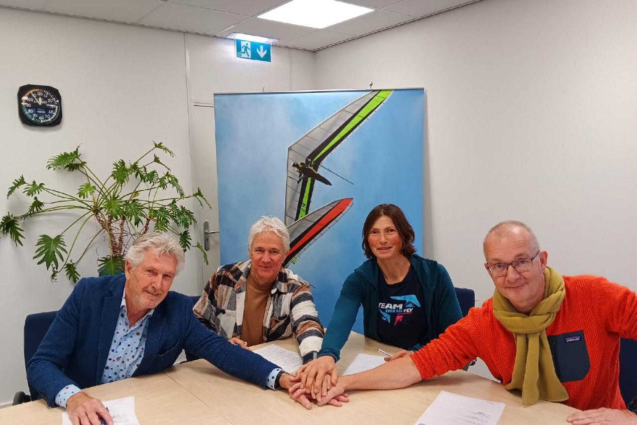 narucore-ondertekening-samenwerking-knvvl-bondskantoor-pilot-jong-deltavliegend-nederland-1280x853